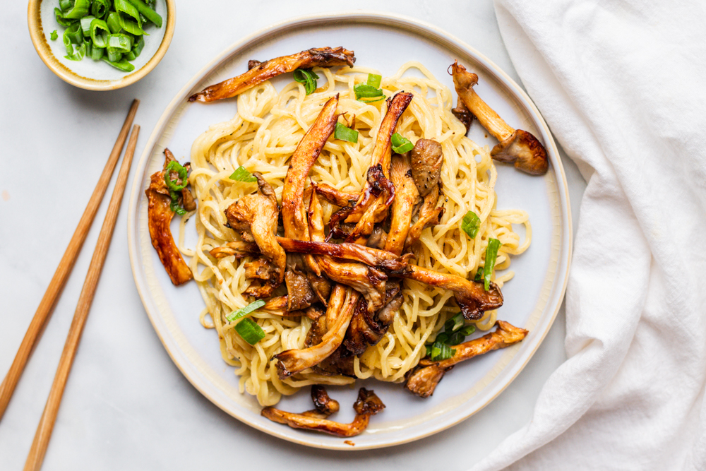 easy mushroom ramen noodles recipe vegan plantbased asian oyster mushrooms green onion garlic butter noodles